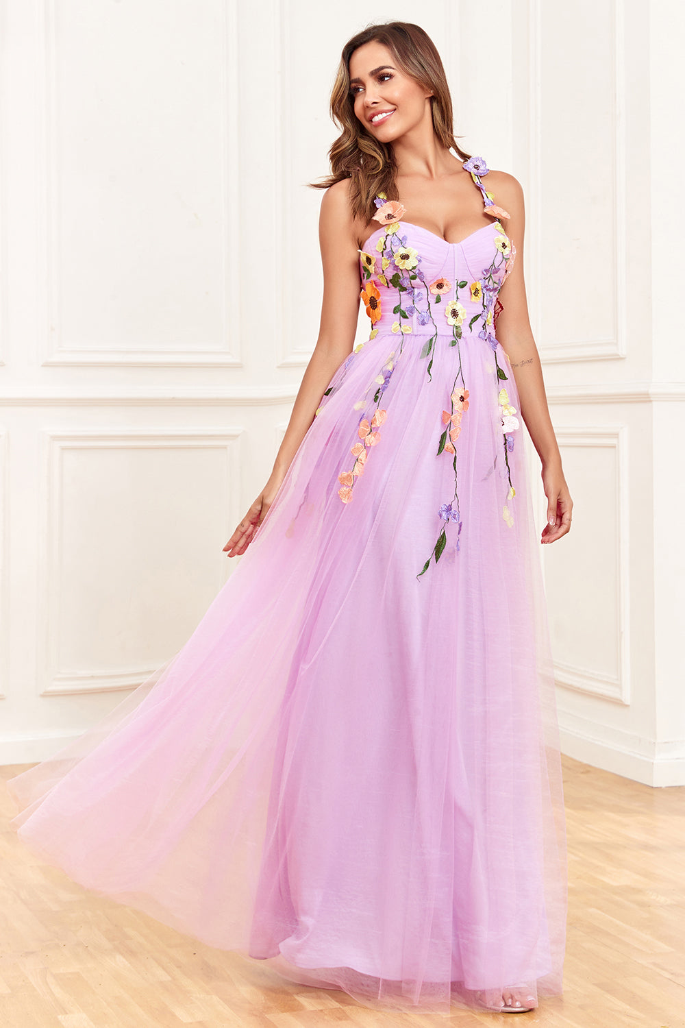 Robe de bal couleur champagne à fines bretelles avec fleurs 3D