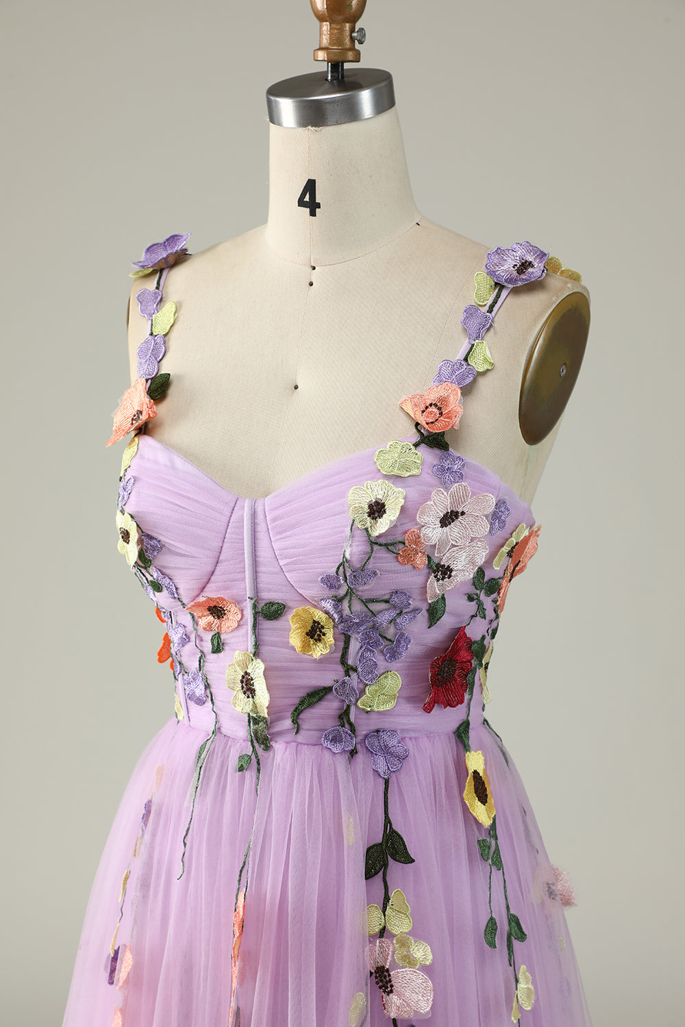 Robe de bal couleur champagne à fines bretelles avec fleurs 3D