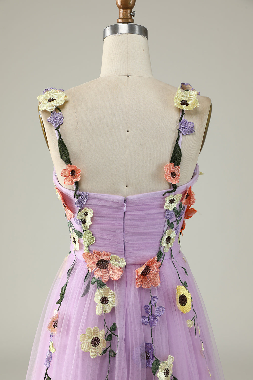 Robe de bal couleur champagne à fines bretelles avec fleurs 3D
