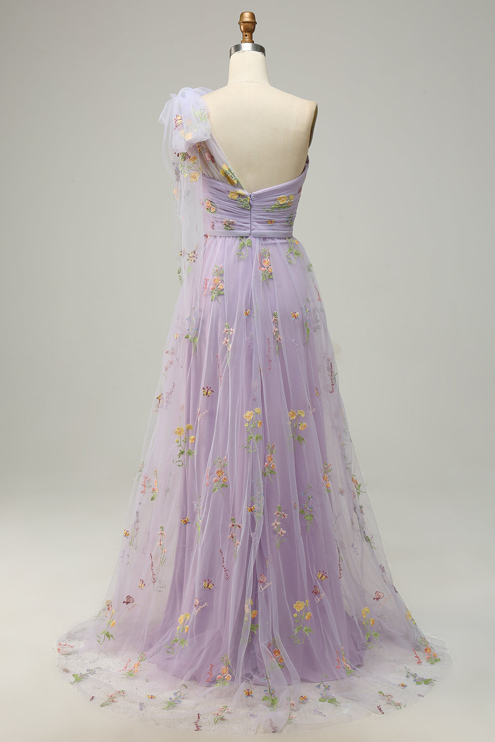 Robe longue de bal noire asymétrique à broderies de coupe trapèze