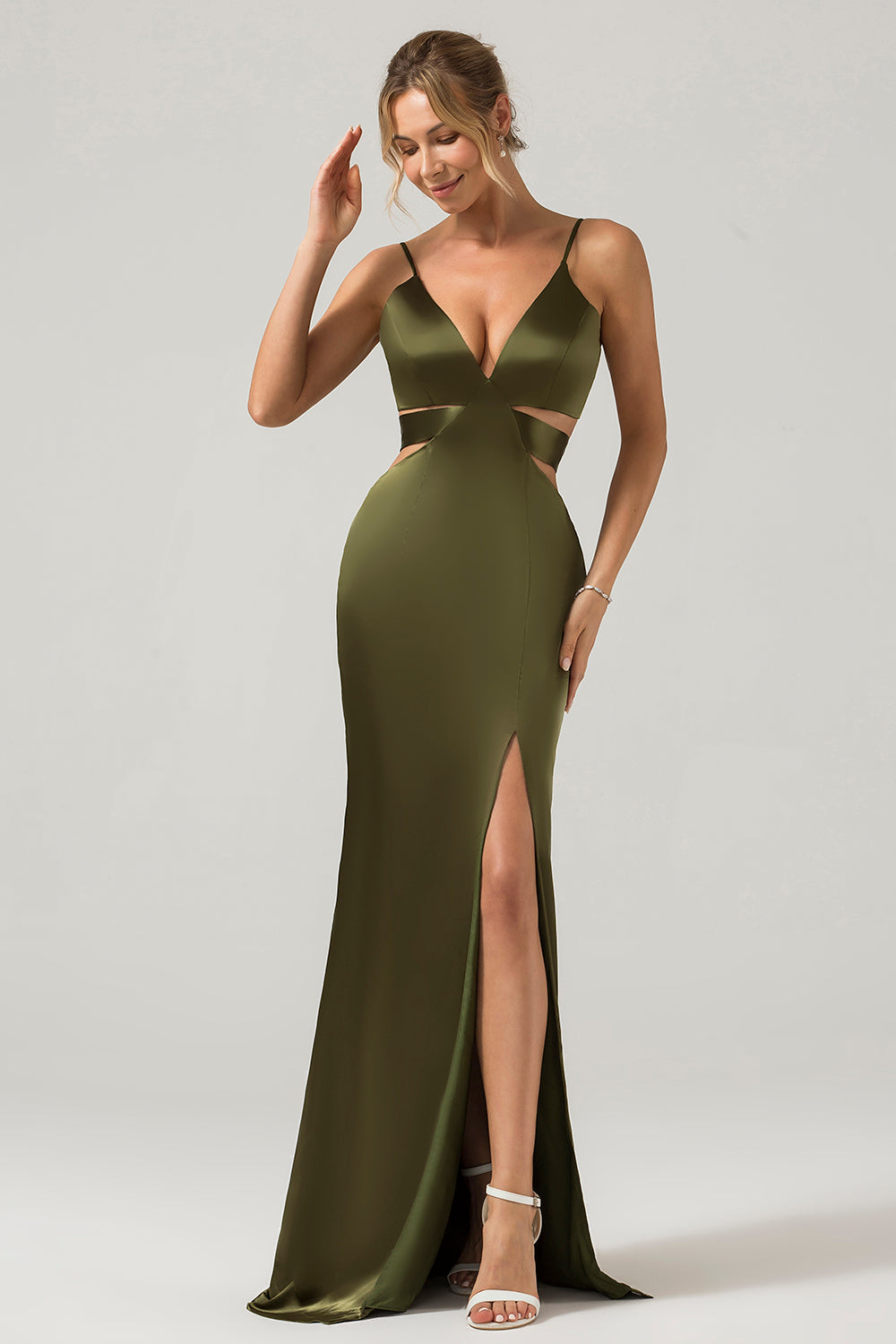 Robe de demoiselle d'honneur longue fendue vert olive avec découpes et bretelles spaghetti