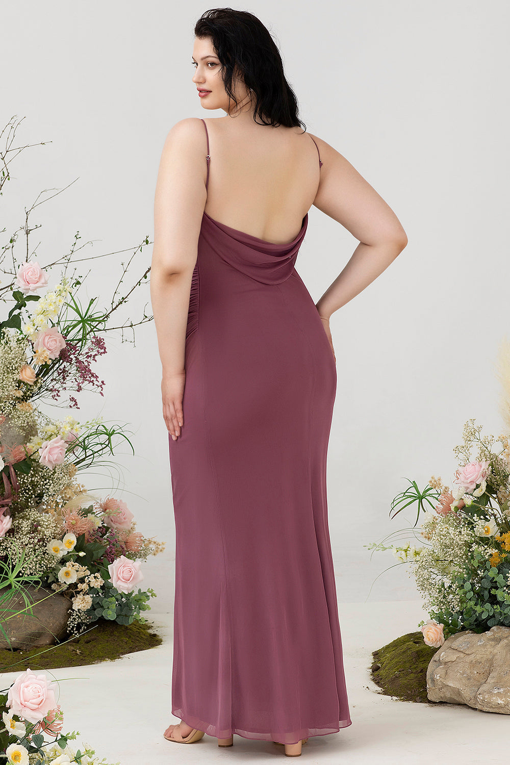 Robe de Demoiselle d'Honneur Grande Taille Rose Désert Fourreau à Bretelles Fines avec Dos Ouvert