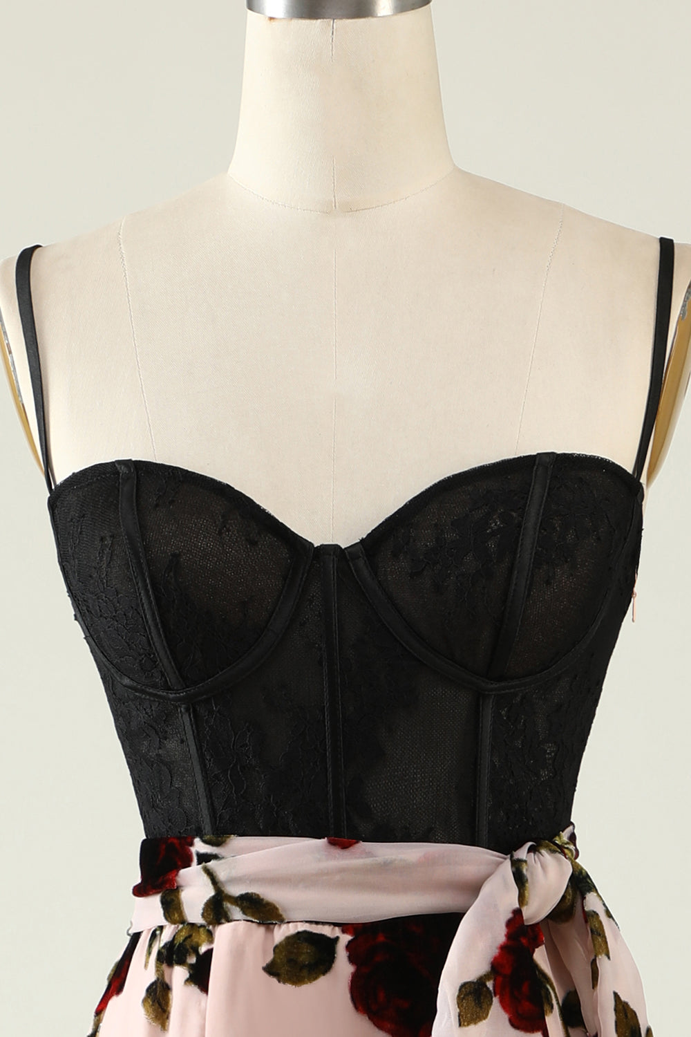 Robe de bal fendue à fines bretelles avec motifs floraux