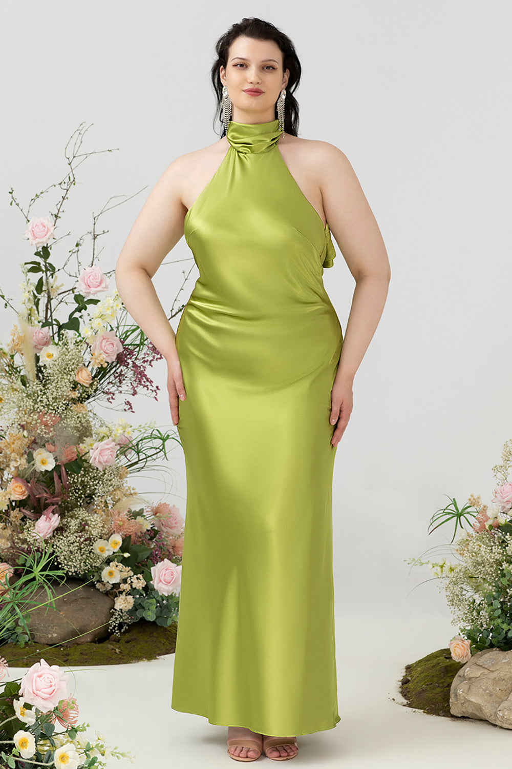 Robe d'invitée de mariage grande taille dos nu, coupe fourreau, vert citron