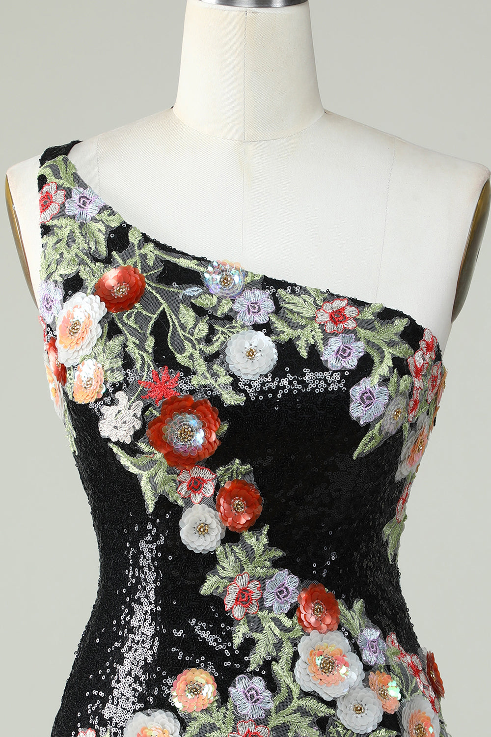 Robe de bal asymétrique noire à sequins et perles