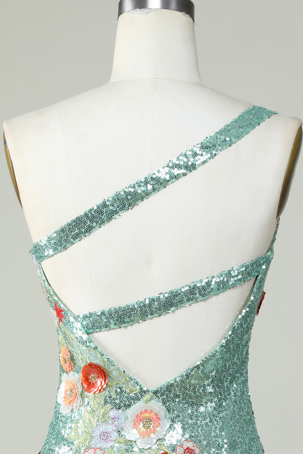 Robe de bal asymétrique noire à sequins et perles