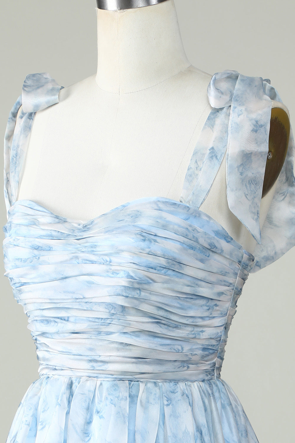 Robe de bal de fin d'année bleue trapèze à fines bretelles