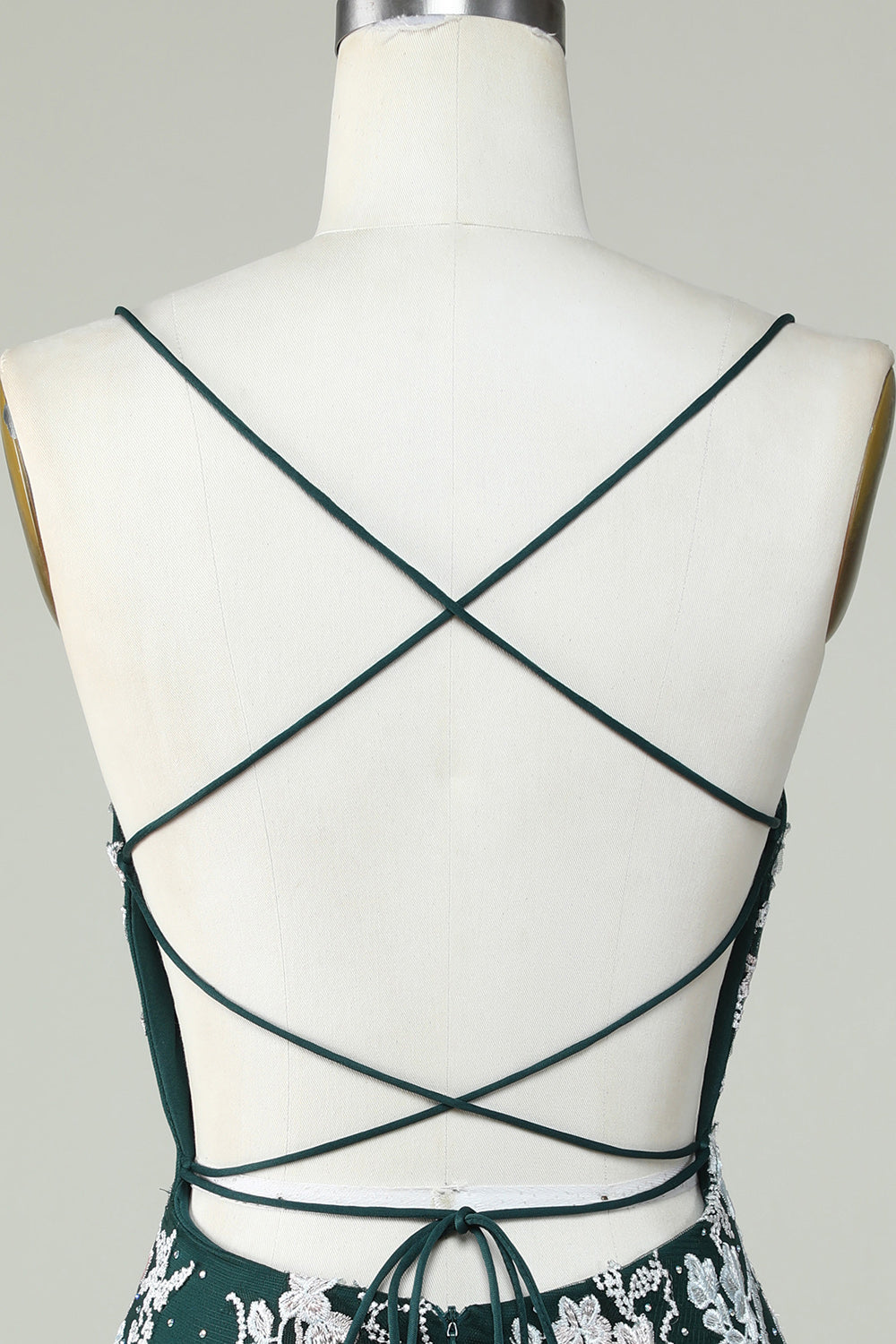 Robe de bal moulante vert foncé à fines bretelles avec appliques
