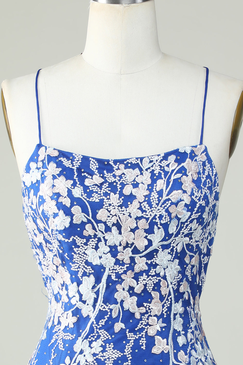 Robe de bal moulante vert foncé à fines bretelles avec appliques