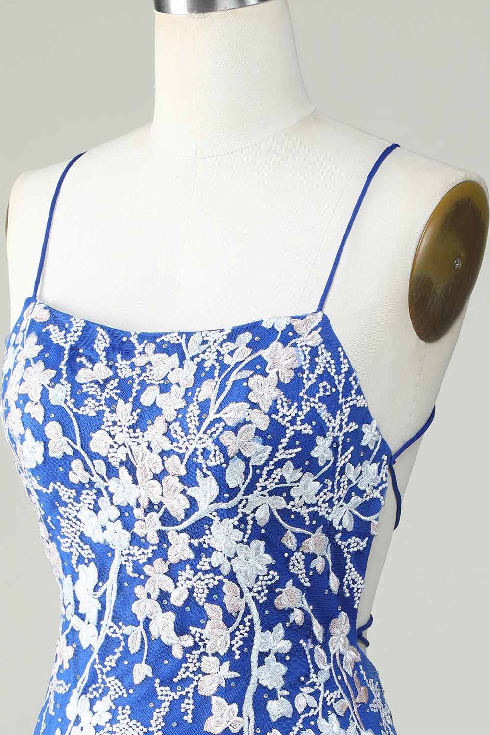 Robe de bal moulante vert foncé à fines bretelles avec appliques