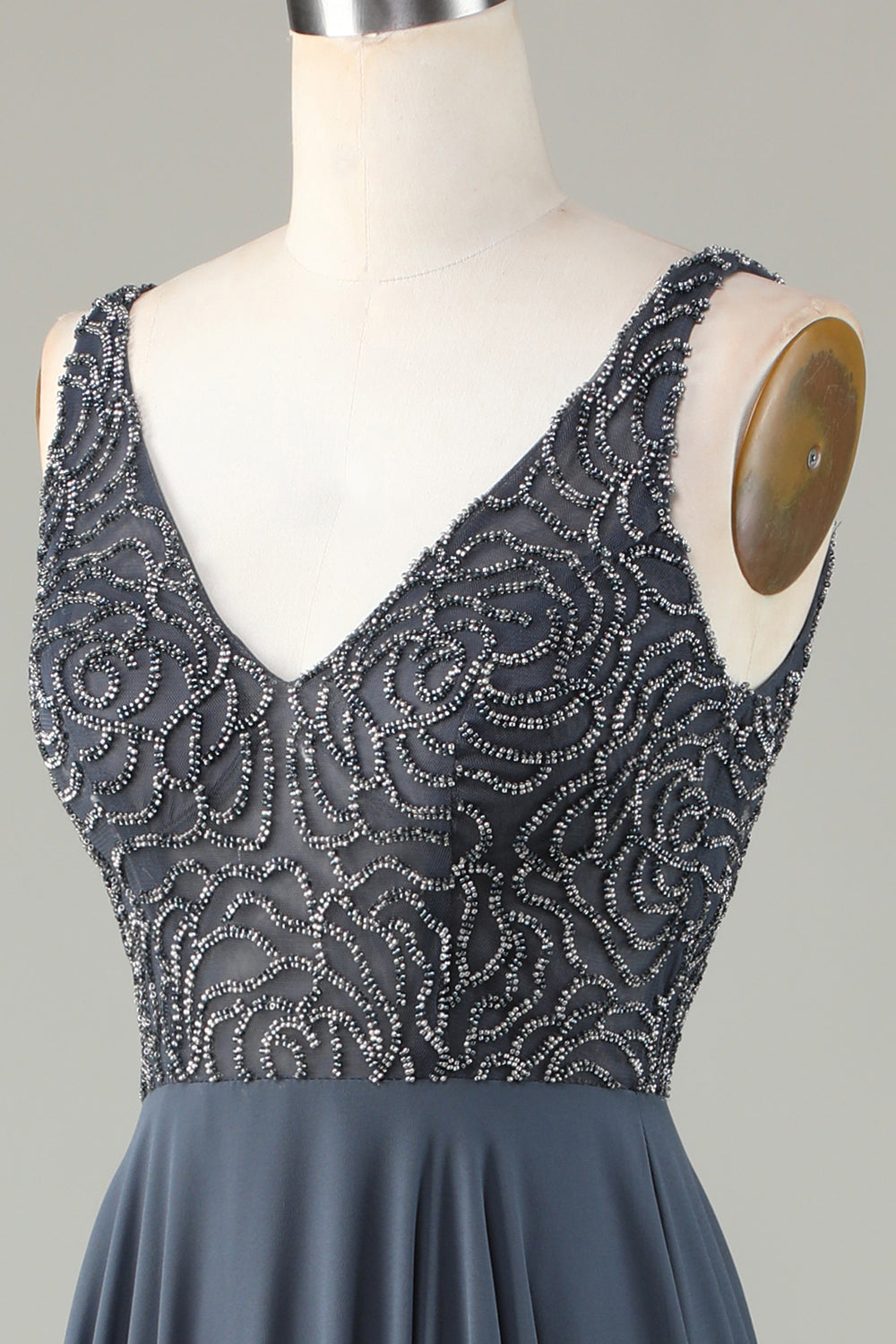 Robe longue de demoiselle d'honneur trapèze perlée couleur eucalyptus