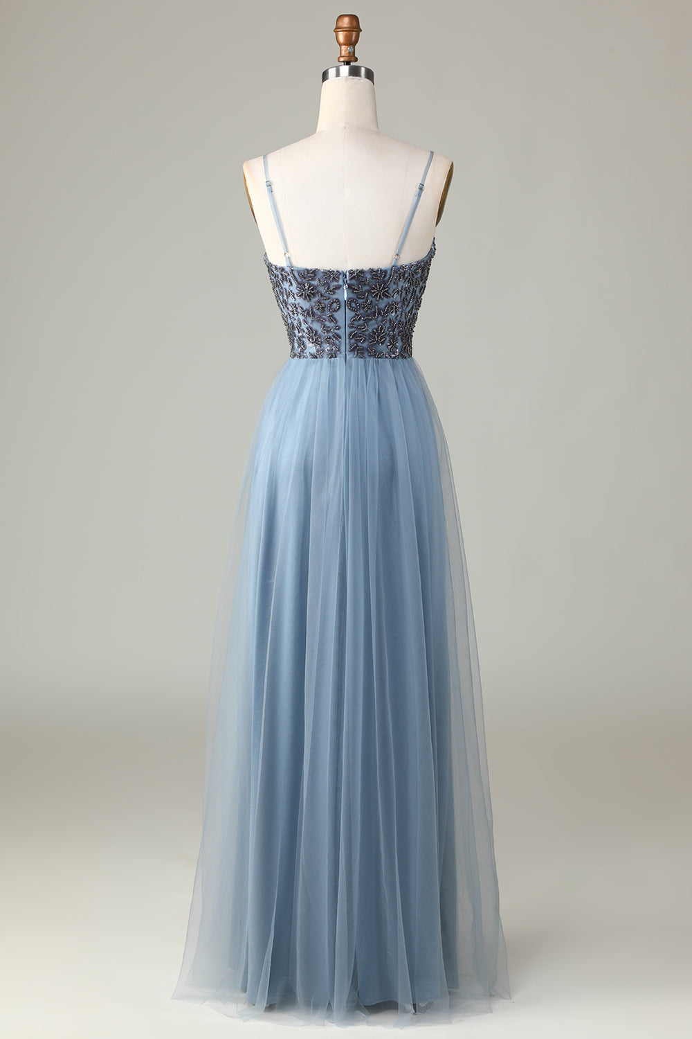 Robe de demoiselle d'honneur bleu poussière à fines bretelles perlées