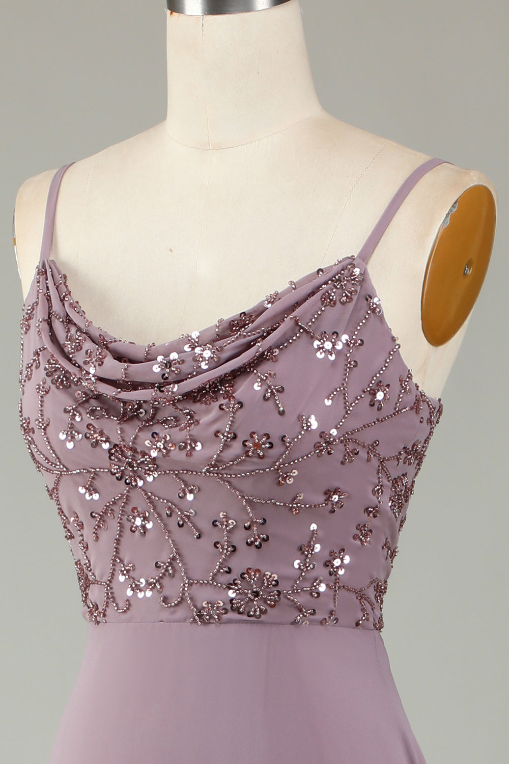 Robe de demoiselle d'honneur rose poussiéreux, bretelles spaghetti, perles