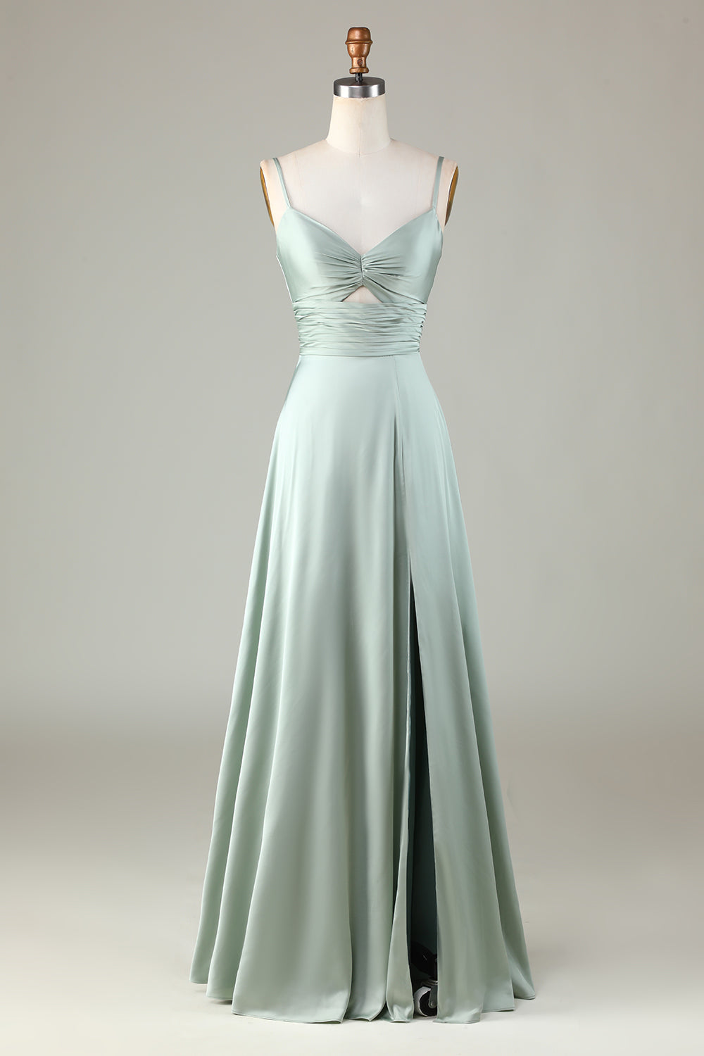 Robe de demoiselle d'honneur fendue couleur matcha, avec bretelles spaghetti et décolleté en trou de serrure