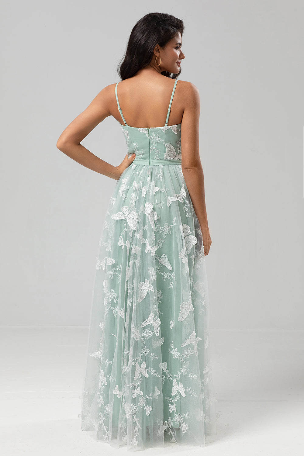 Robe de Demoiselle d'Honneur Longue Matcha à Bretelles Fines avec Appliques Captured Your Heart