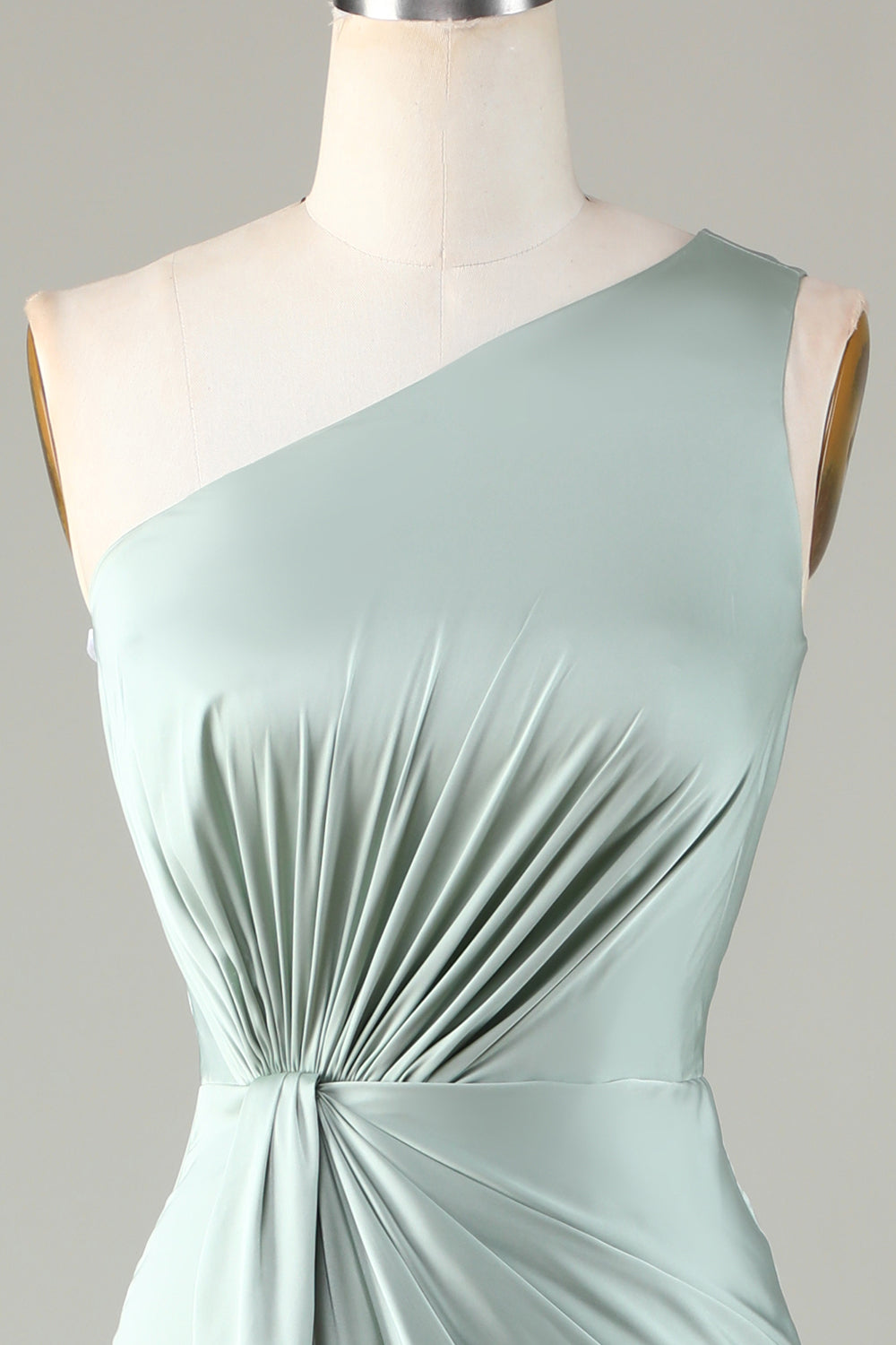 Robe de demoiselle d'honneur asymétrique matcha à volants