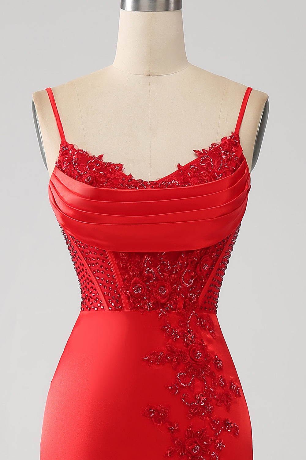 Robe de bal sirène en satin rouge perlée avec fente