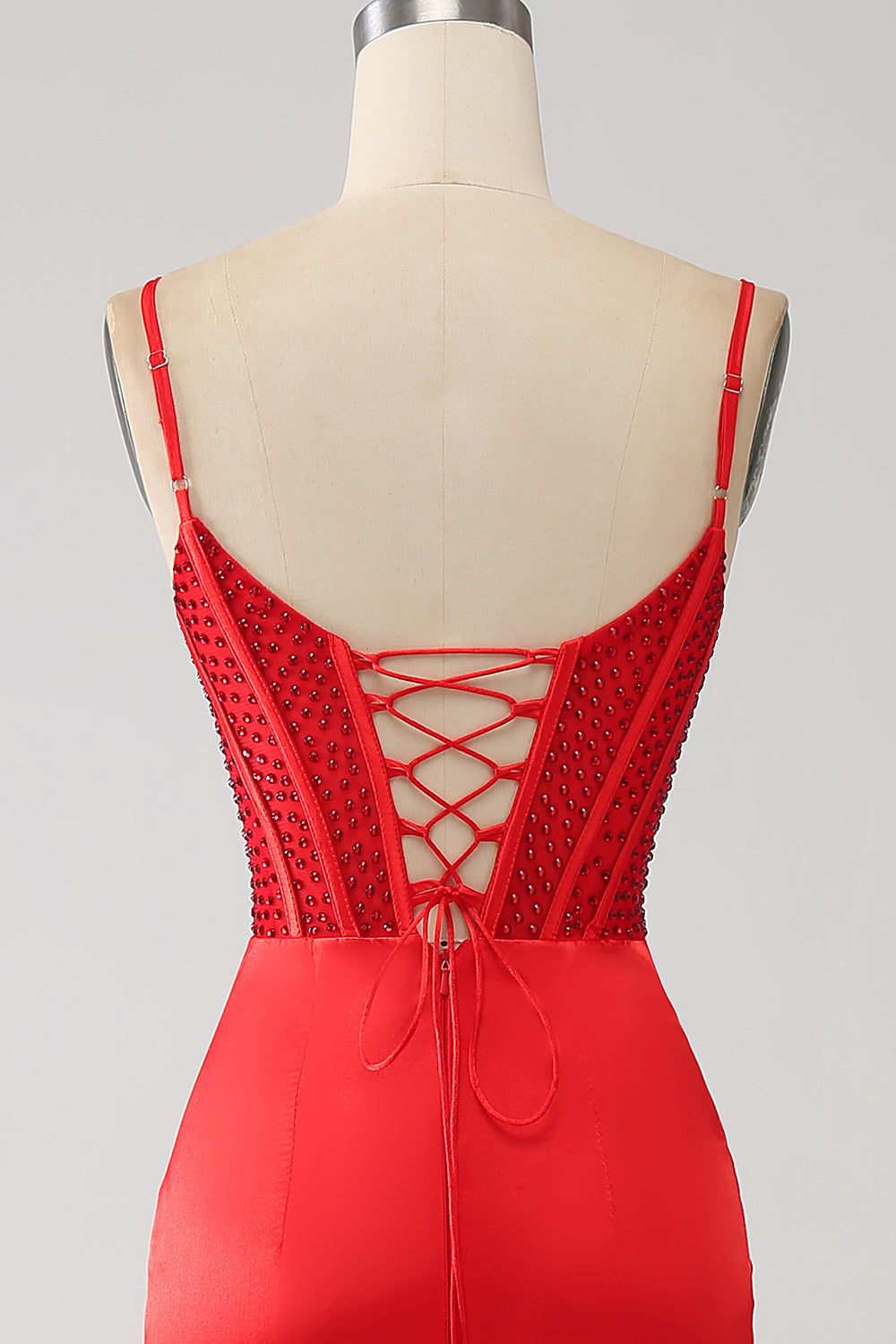 Robe de bal sirène en satin rouge perlée avec fente