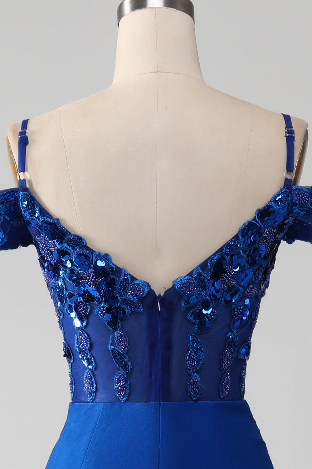 Vestido de fiesta corsé azul rey con cuentas y abertura