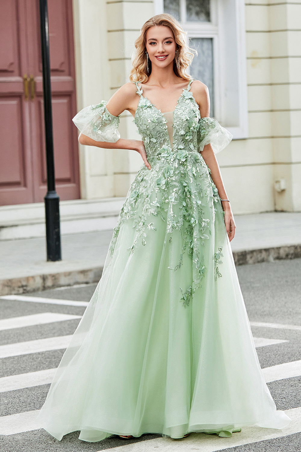 Robe de bal en tulle verte à manches amovibles et appliques