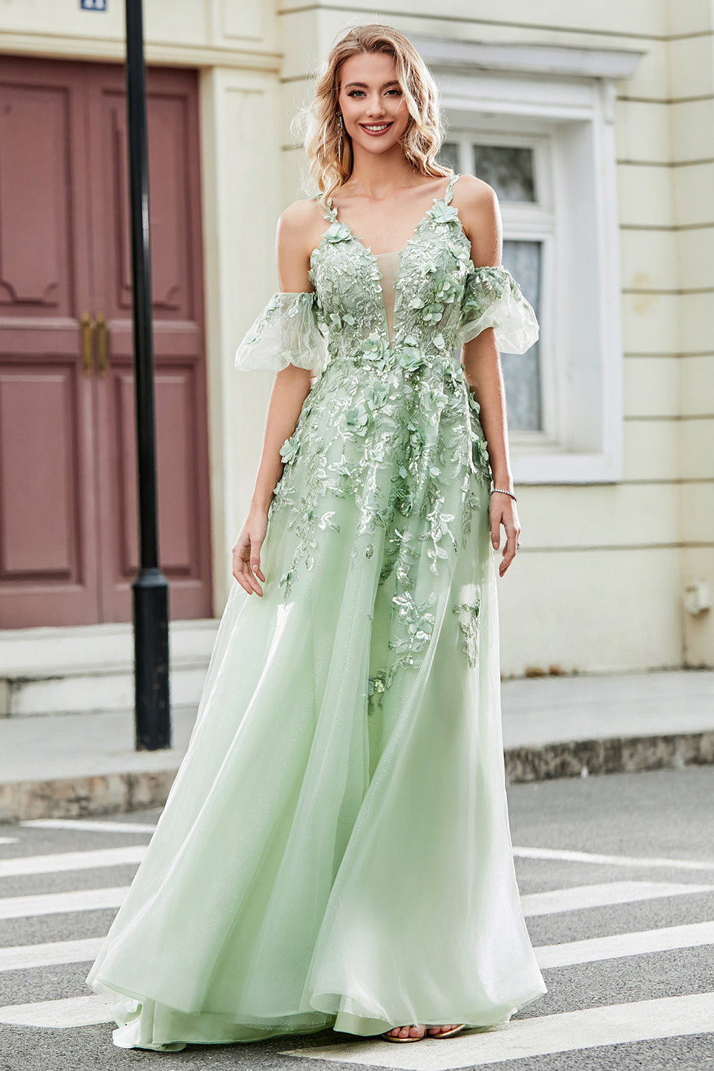 Robe de bal en tulle verte à manches amovibles et appliques