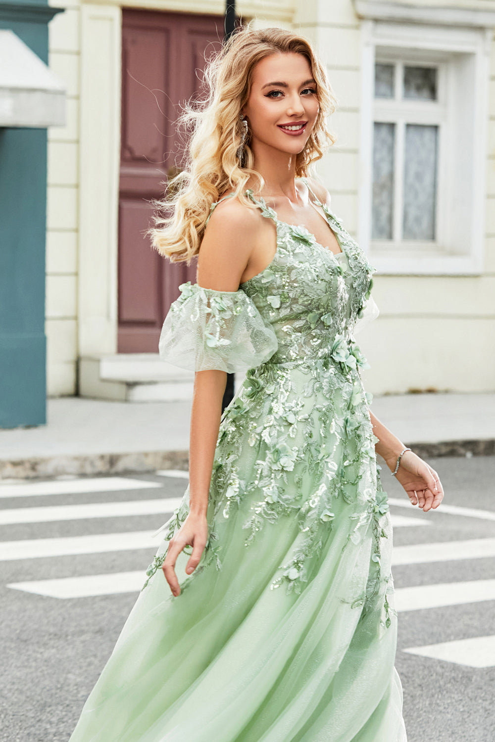 Robe de bal en tulle verte à manches amovibles et appliques