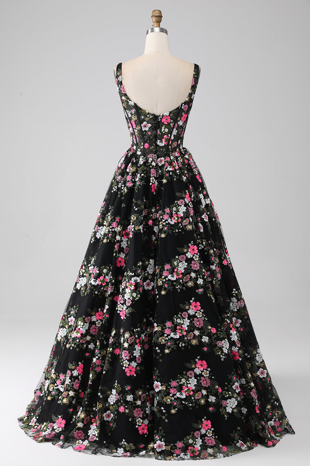 Charmante robe de bal noire ligne A col carré avec corset et appliques