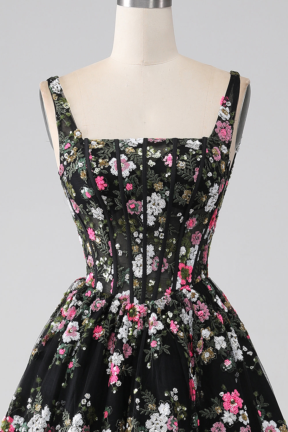 Robe de bal corset champagne coupe trapèze à encolure carrée et appliqués