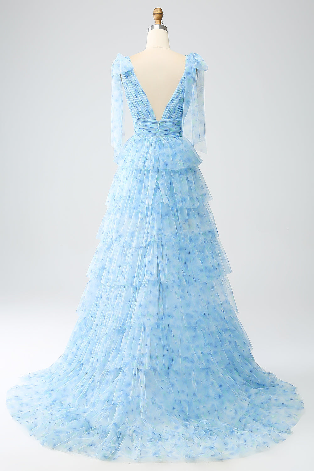 Robe de bal trapèze bleu clair à encolure en V et volants