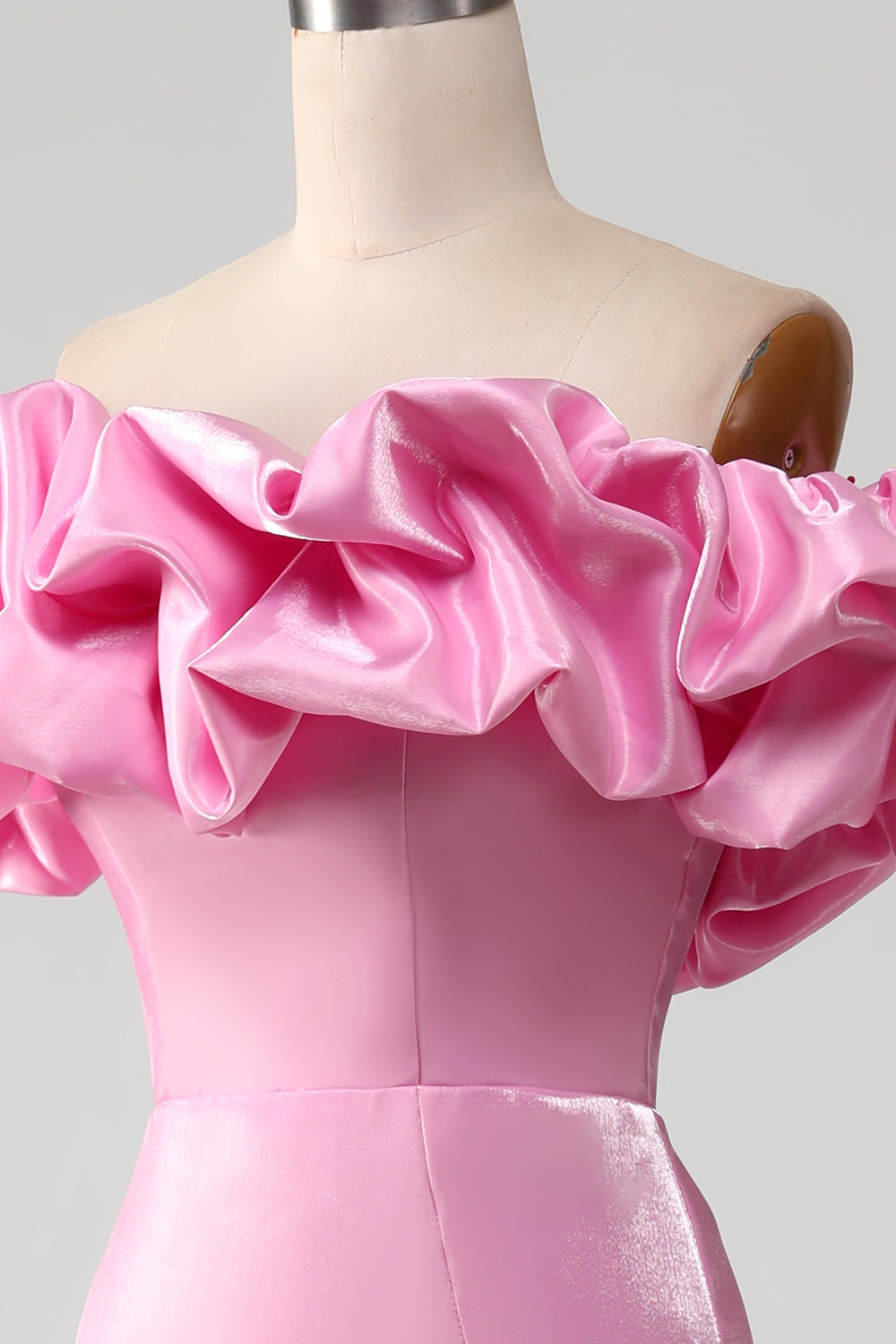 Robe de bal sirène rose à épaules dénudées avec volants