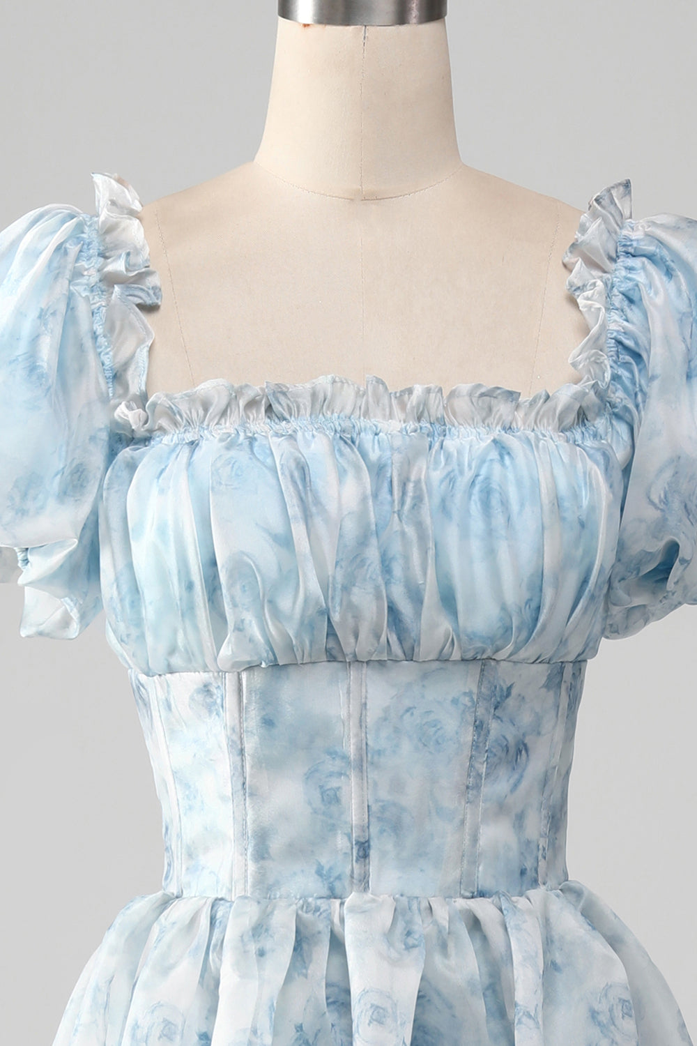 Robe de bal étagée bleu ciel en organza avec corset