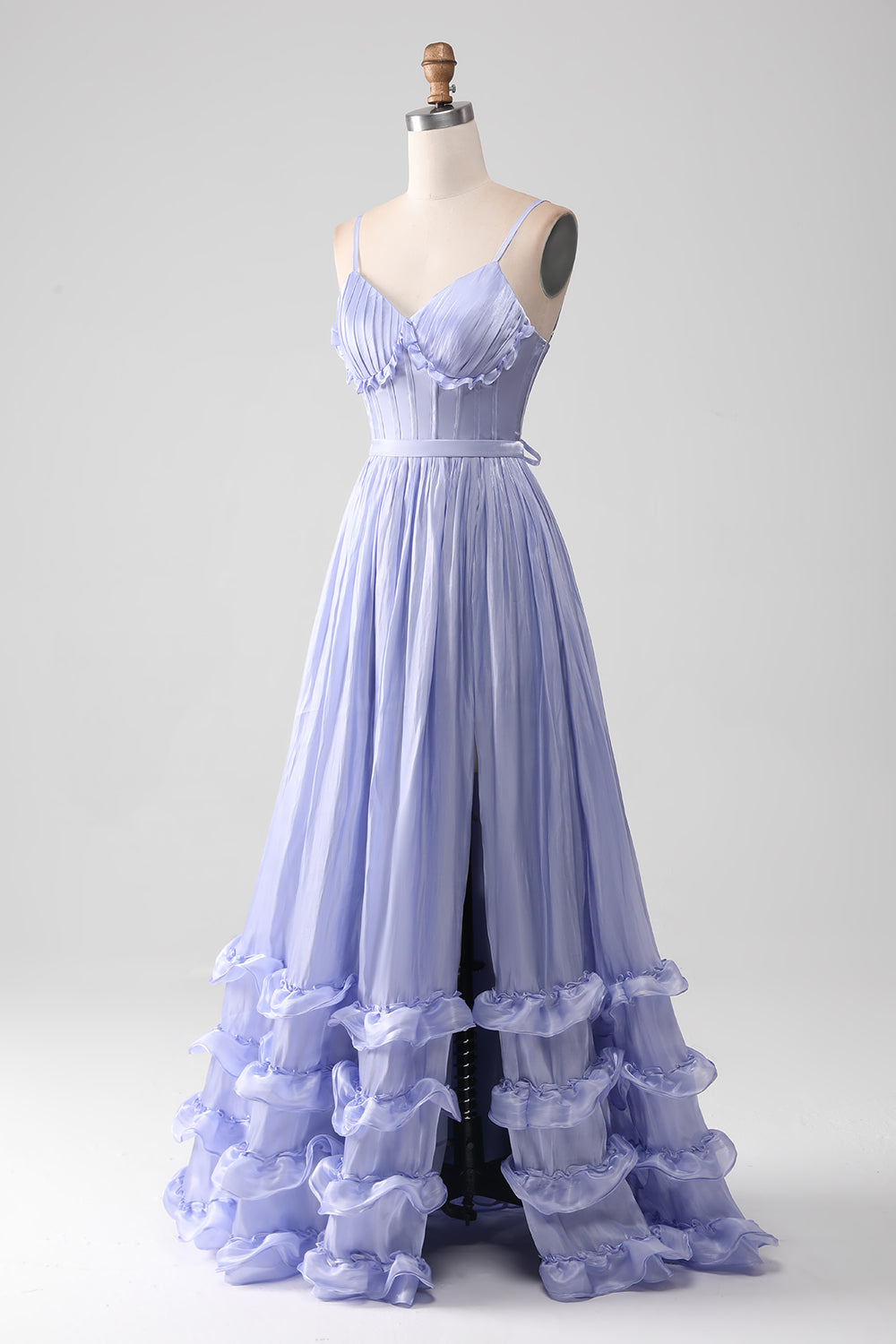 Robe de bal lavande à fines bretelles, coupe trapèze, à volants et fendue