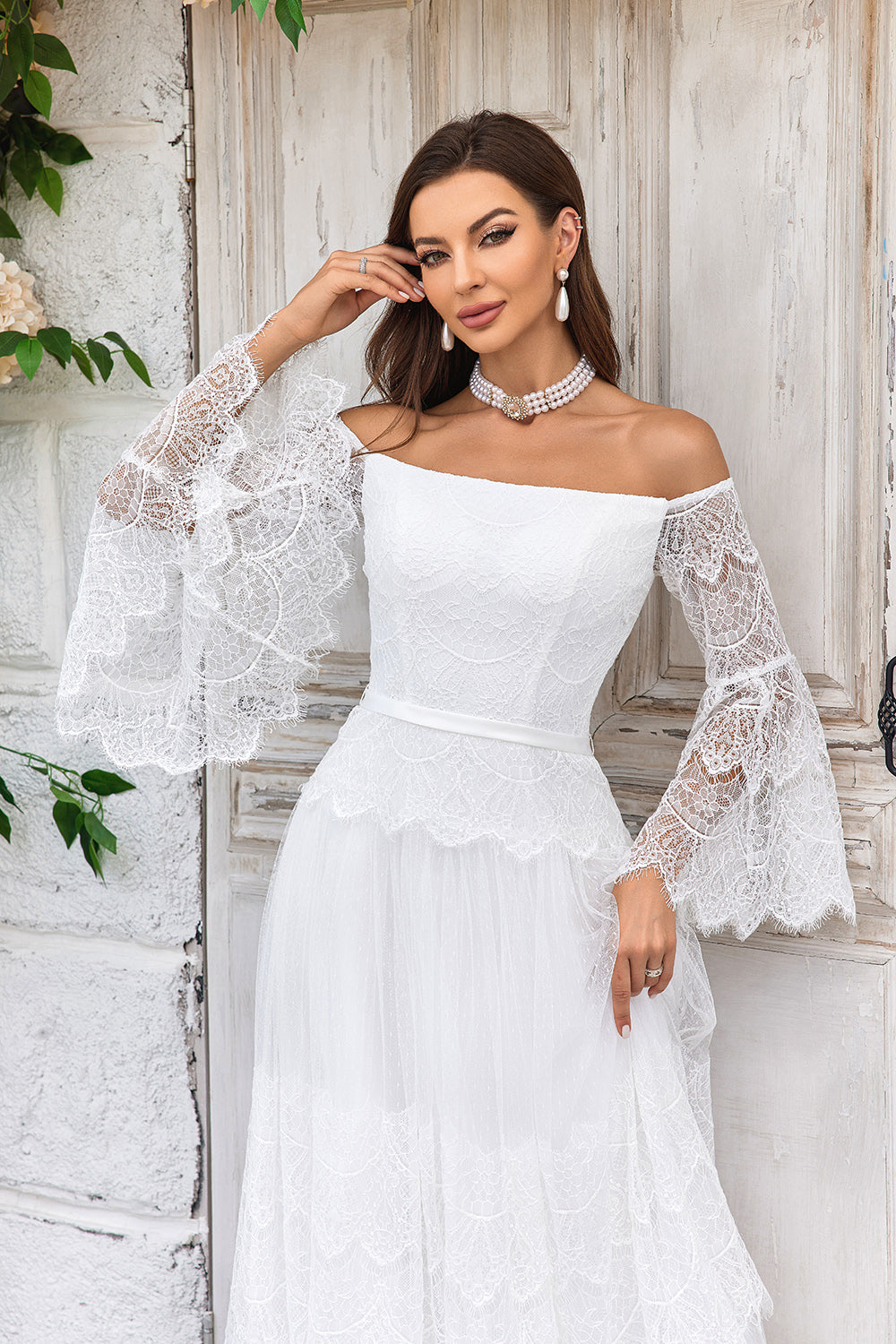 Robe de mariée Ivory Sweep Train à manches évasées