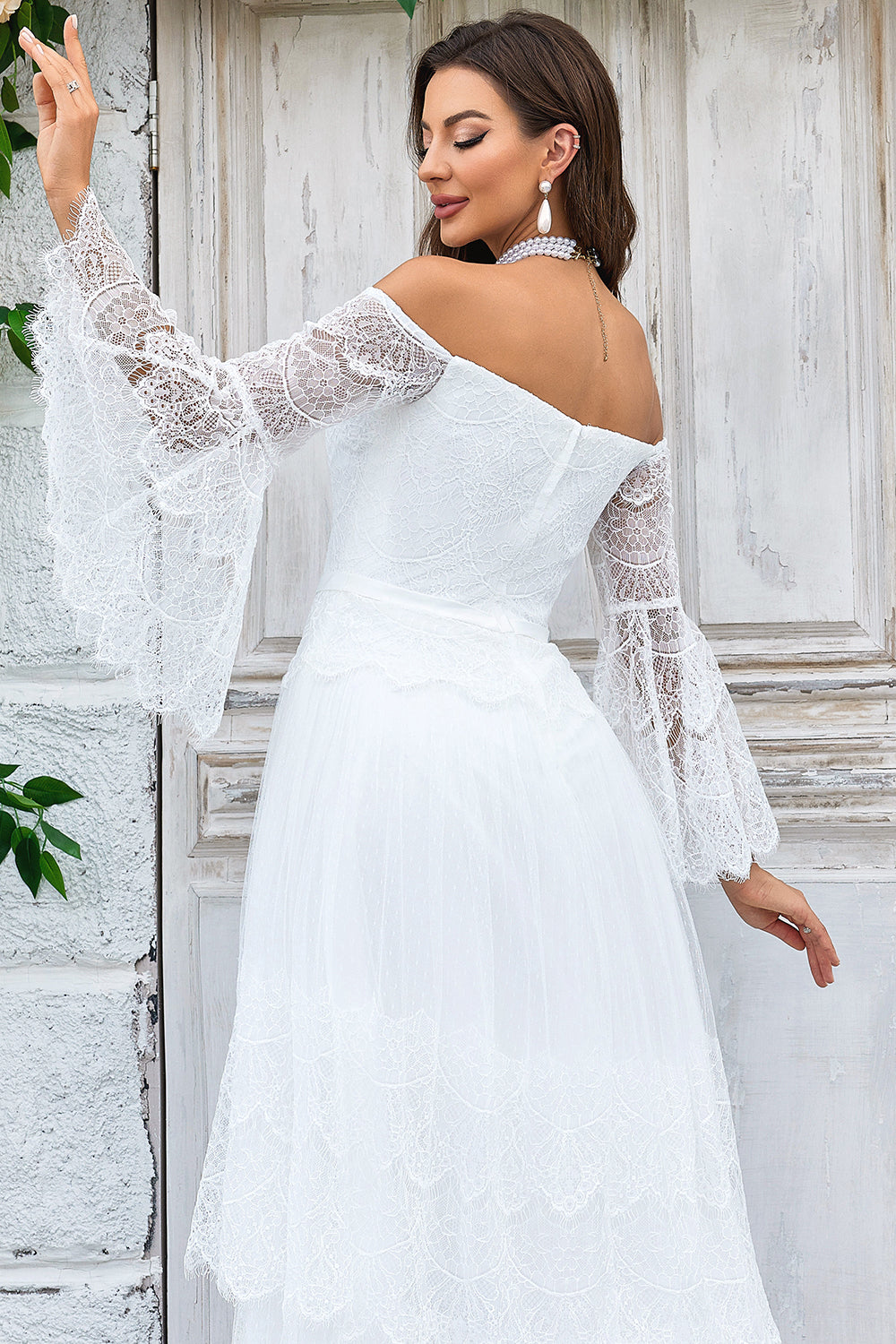 Robe de mariée Ivory Sweep Train à manches évasées