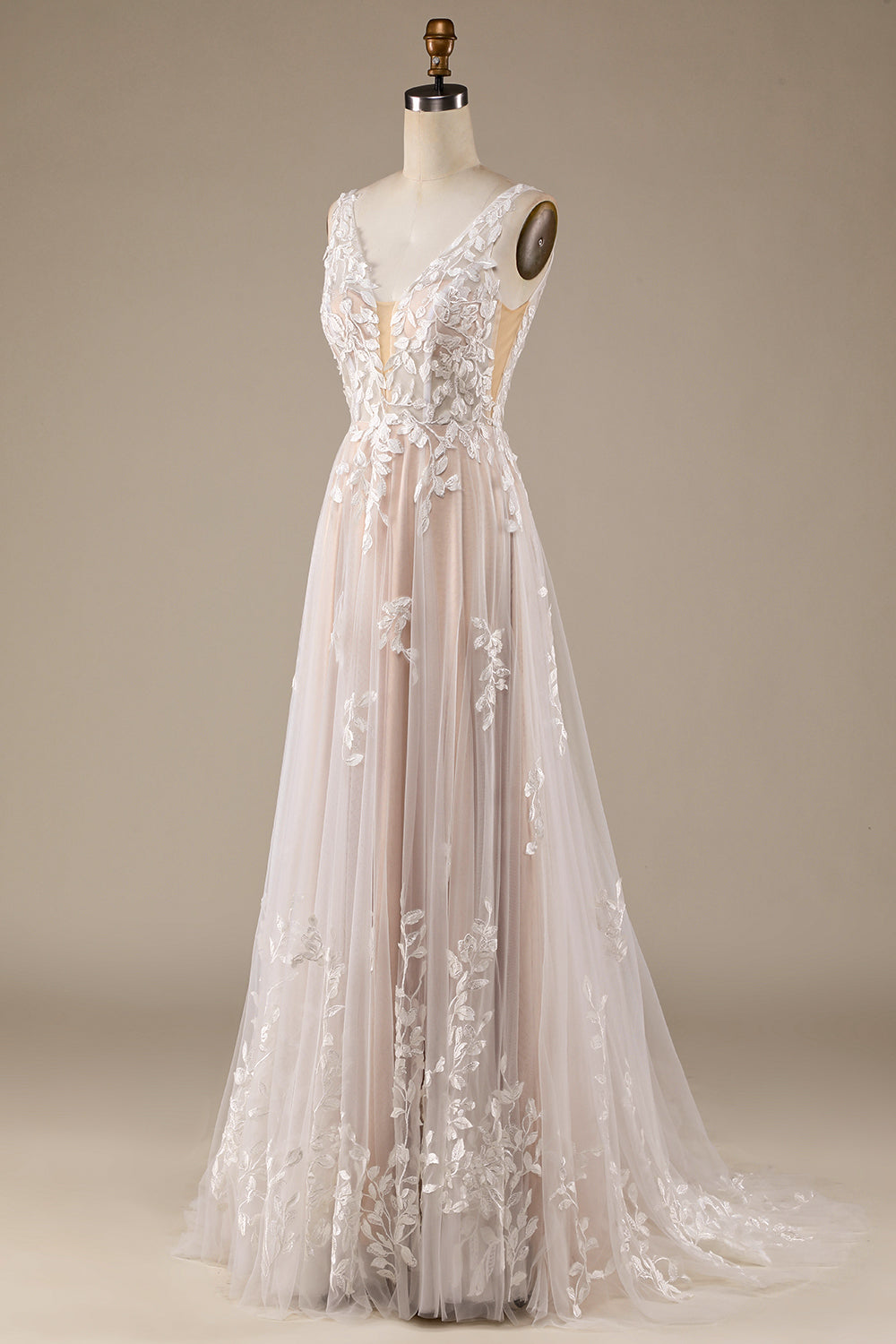 Robe de mariée en tulle champagne à décolleté en V, dos nu et dentelle