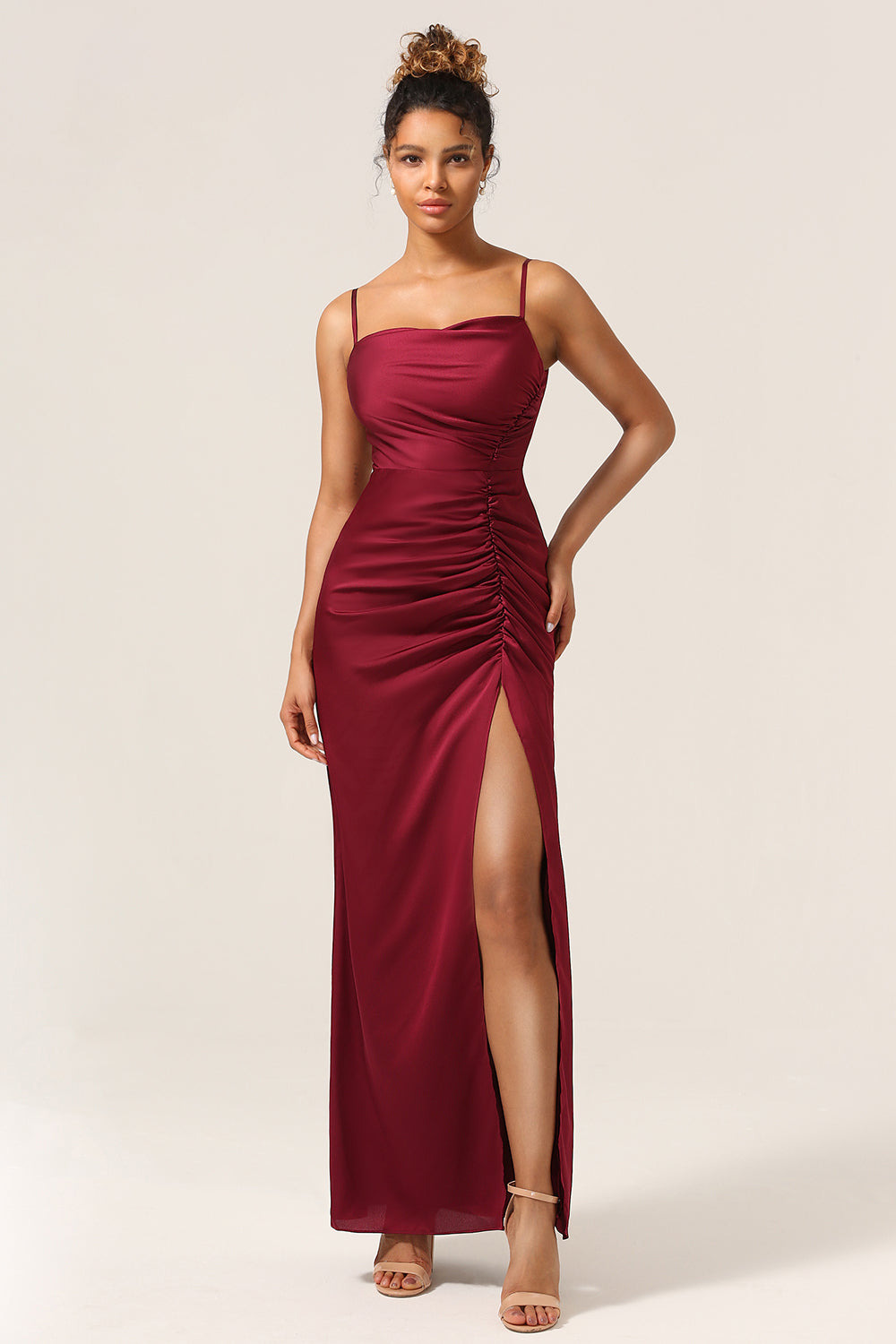 Robe longue de demoiselle d'honneur bordeaux sirène simple à fines bretelles avec fente avant