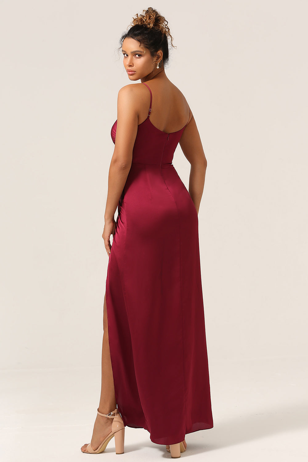 Robe longue de demoiselle d'honneur bordeaux sirène simple à fines bretelles avec fente avant