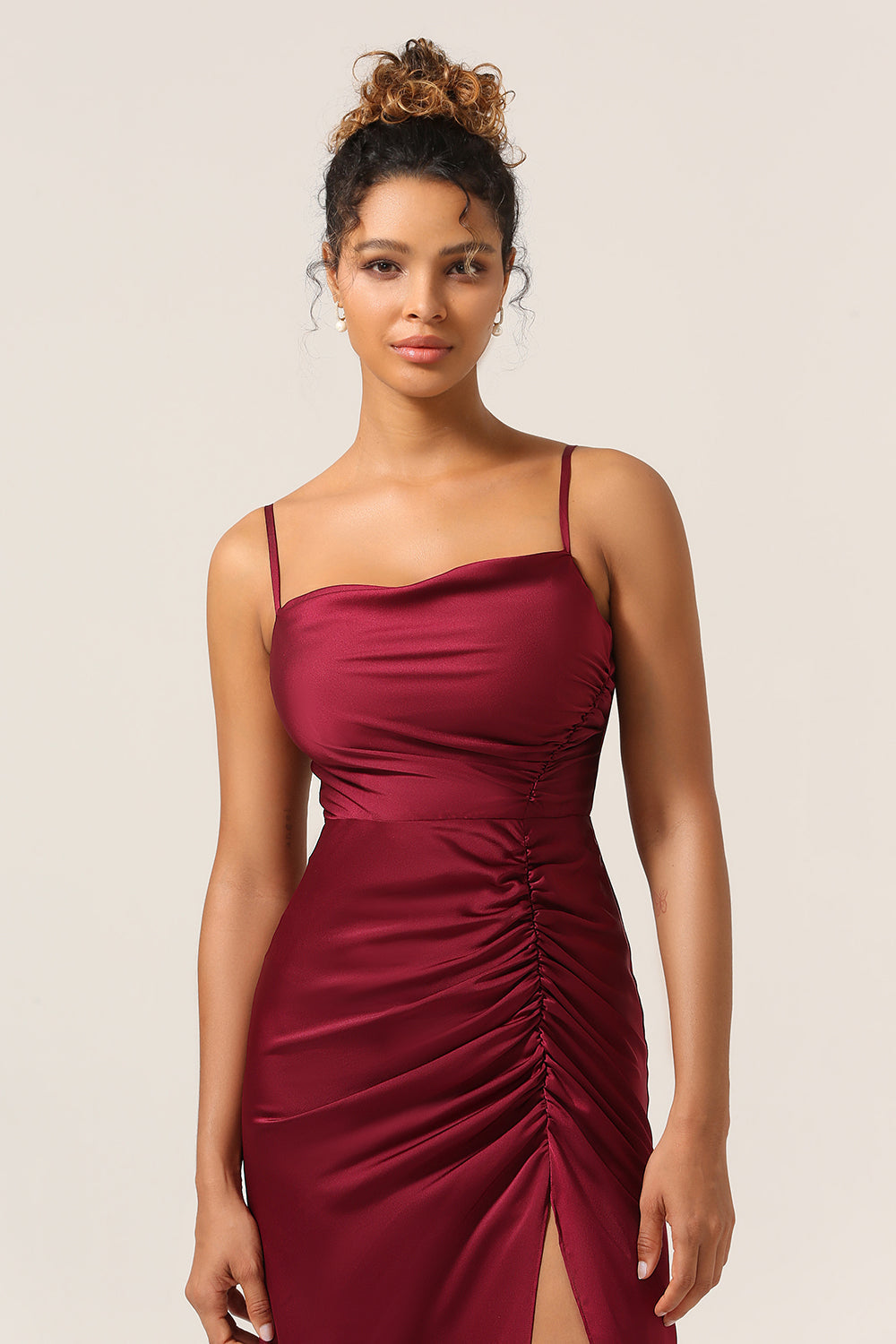 Robe longue de demoiselle d'honneur bordeaux sirène simple à fines bretelles avec fente avant