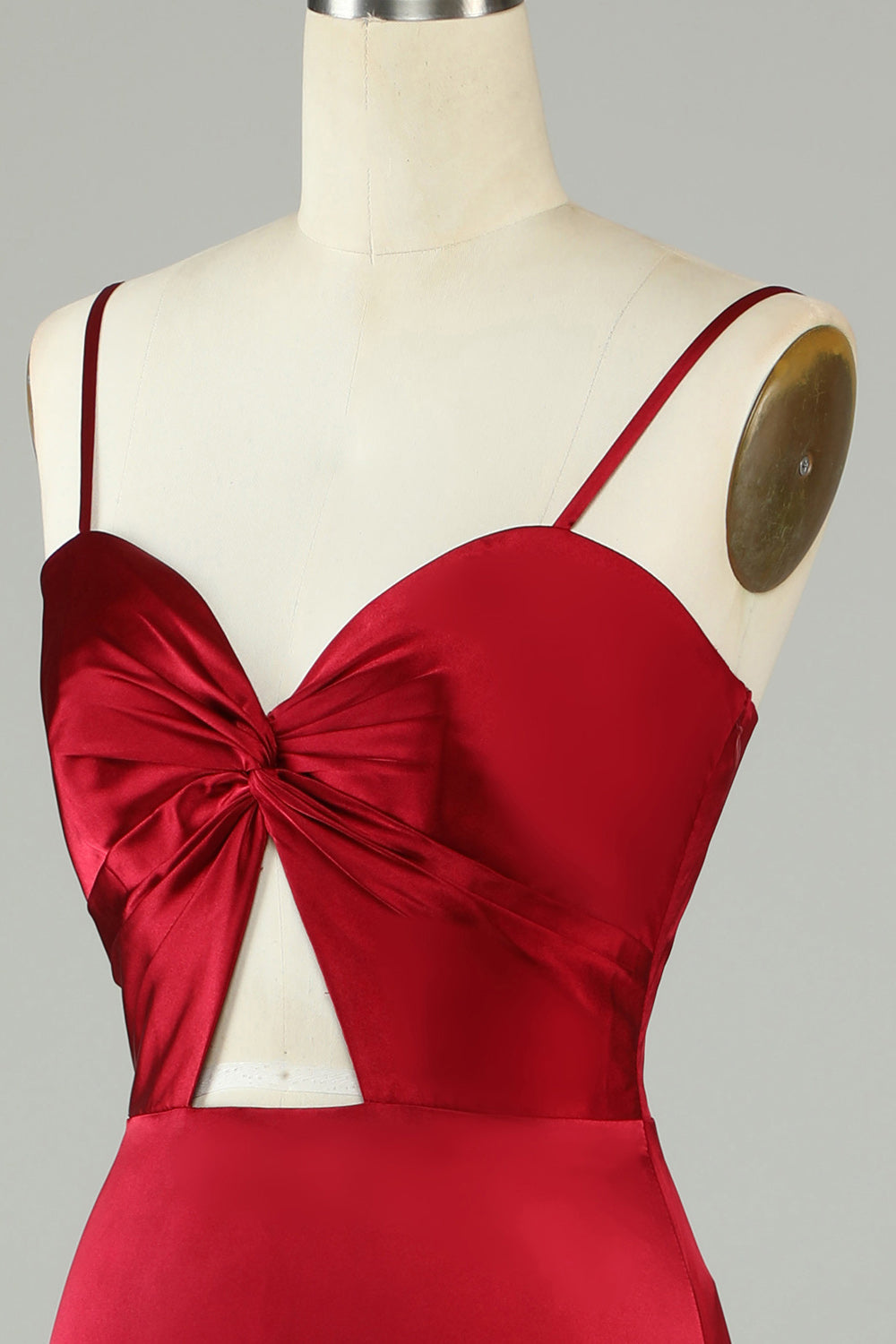 Robe de demoiselle d'honneur évidée bourgogne à bretelles spaghetti