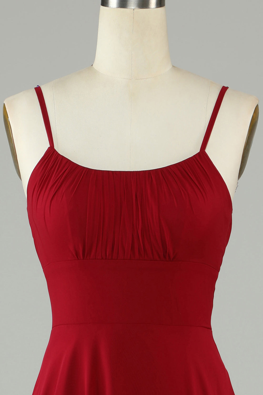 Robe longue de demoiselle d'honneur trapèze bordeaux à fines bretelles