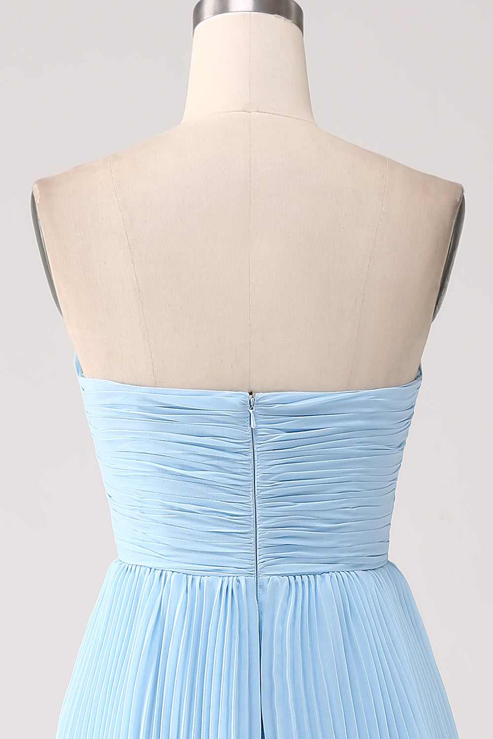 Robe de bal bleu ciel bustier plissée