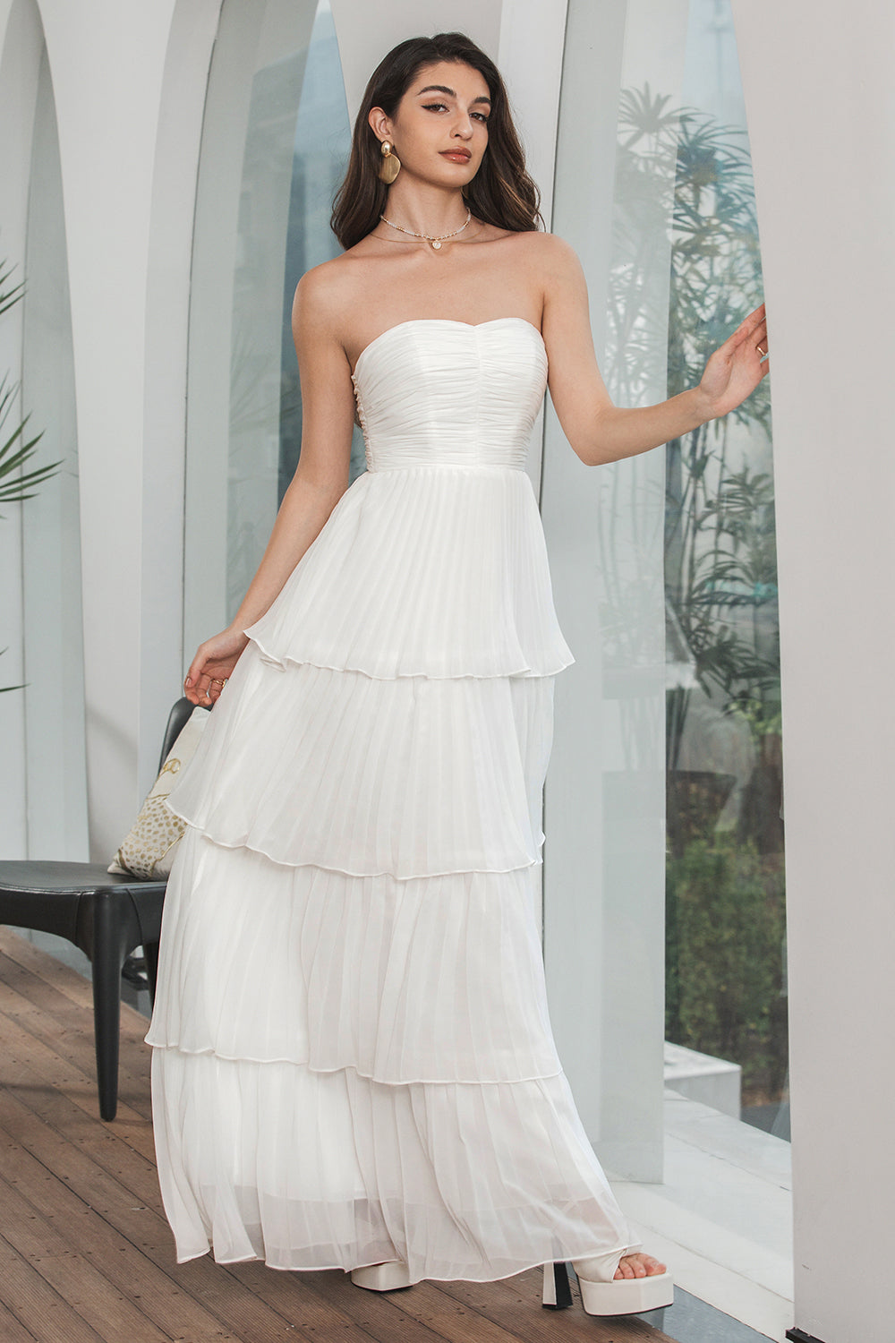Robe de fiançailles blanche plissée à volants