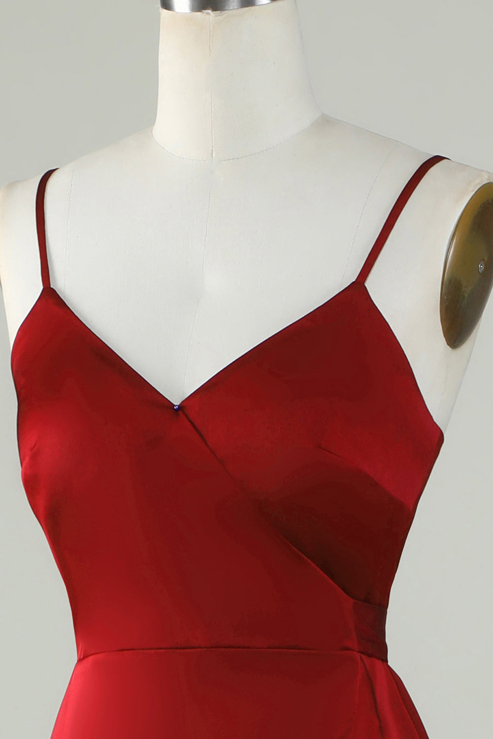 Robe de demoiselle d'honneur bordeaux à fines bretelles et à volants