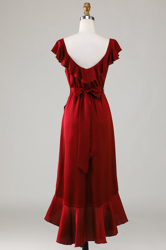Robe de demoiselle d'honneur bordeaux à col en V et volants