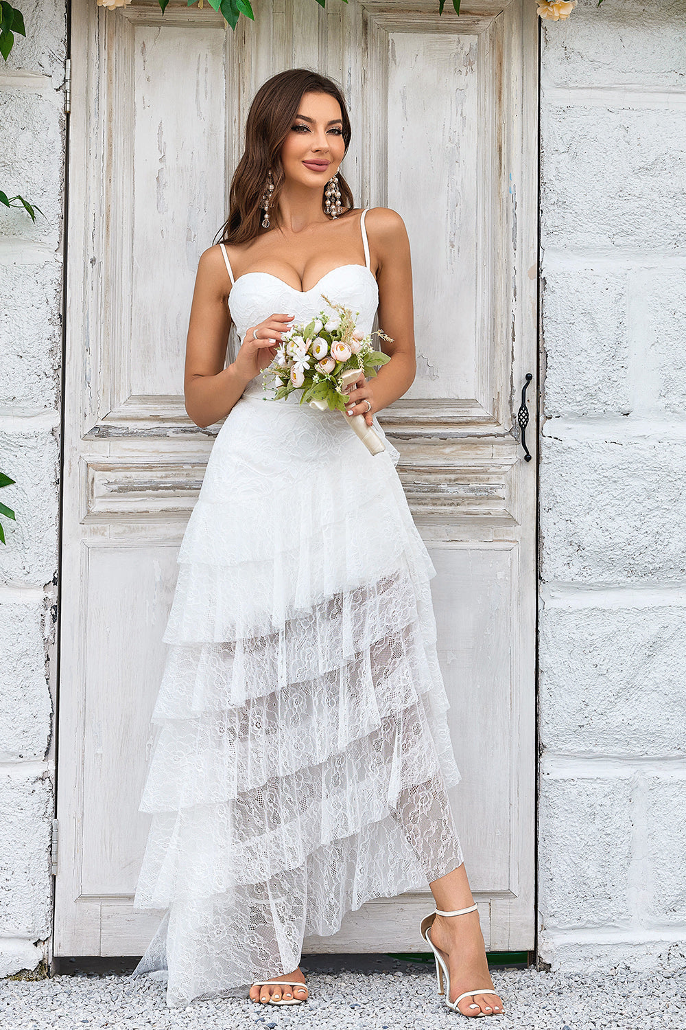 Robe de mariée bohème asymétrique en dentelle ivoire avec traîne détachable