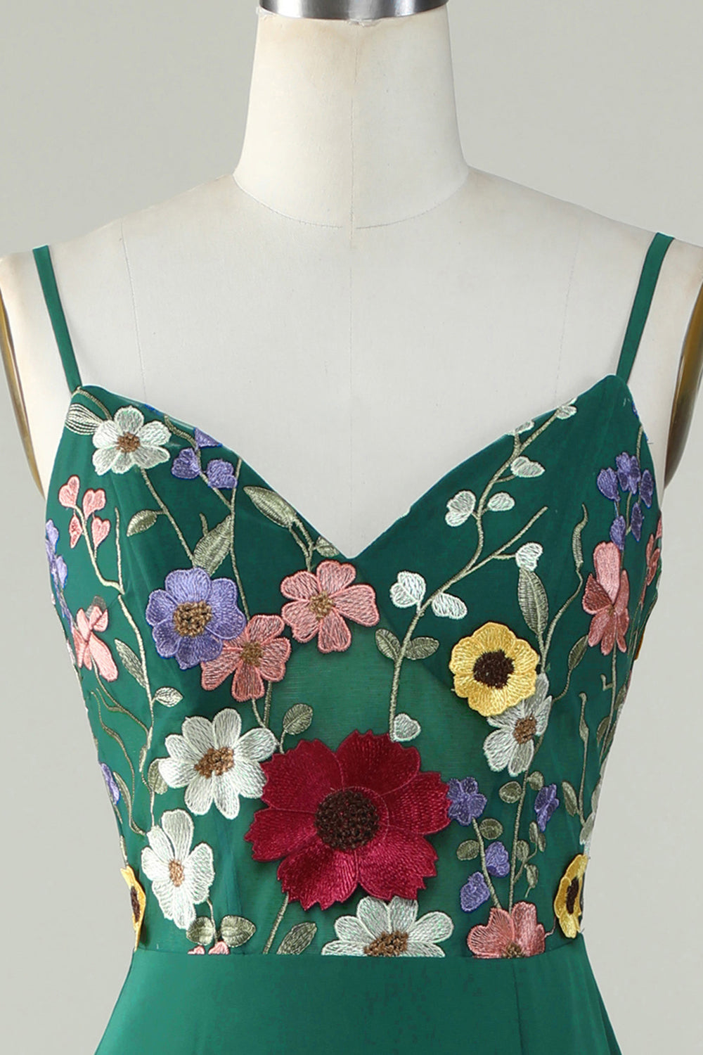 Robe longue de demoiselle d'honneur vert foncé coupe trapèze à fines bretelles avec fleurs 3D
