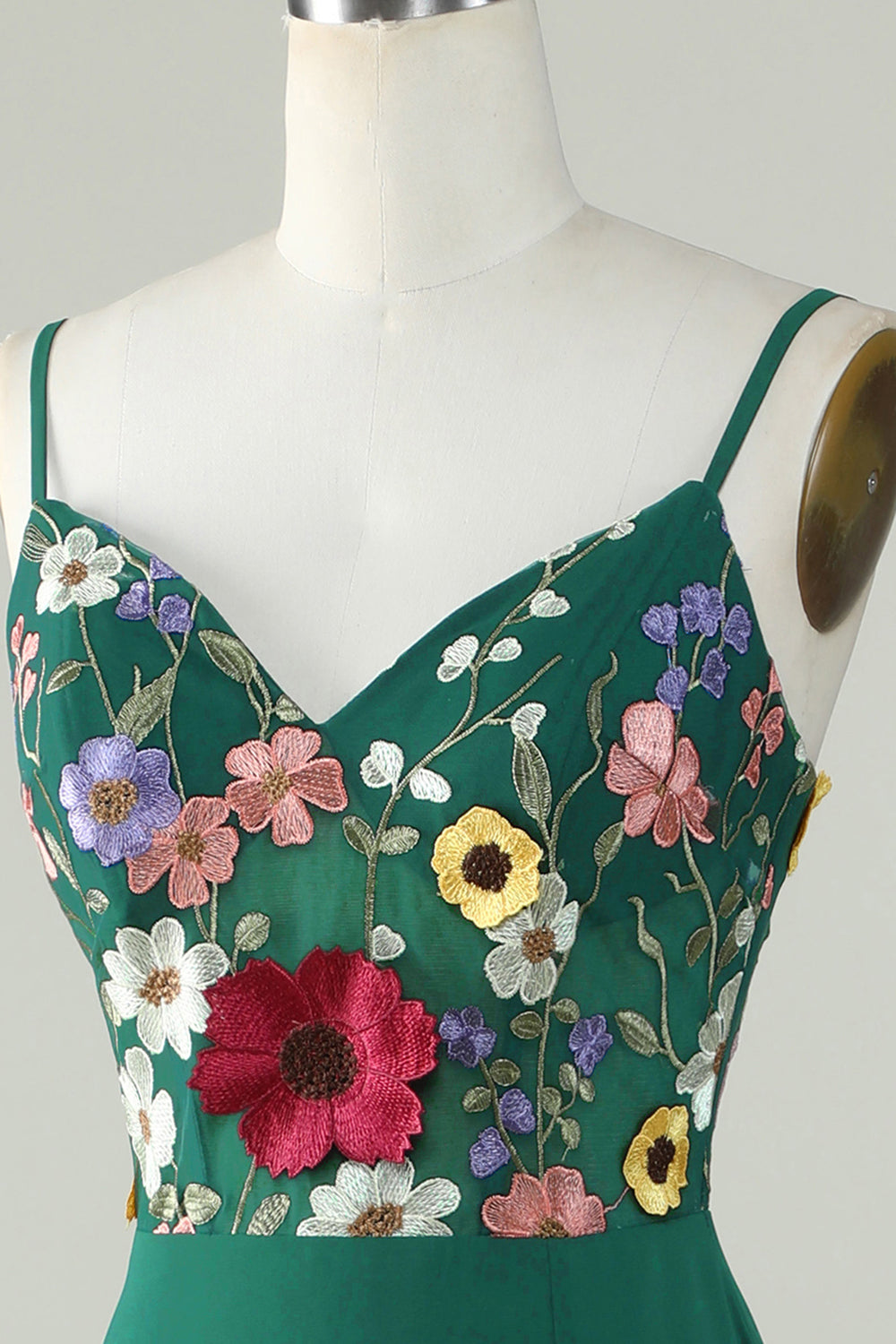 Robe longue de demoiselle d'honneur vert foncé coupe trapèze à fines bretelles avec fleurs 3D