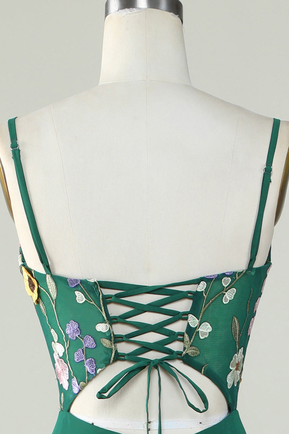 Robe longue de demoiselle d'honneur vert foncé coupe trapèze à fines bretelles avec fleurs 3D