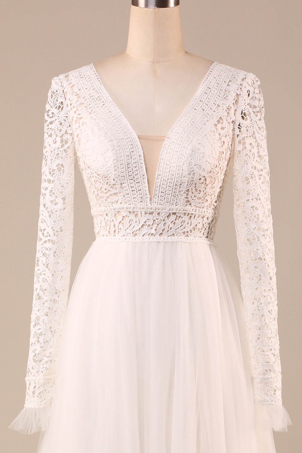 Robe de mariée évasée en tulle ivoire à manches longues avec dentelle