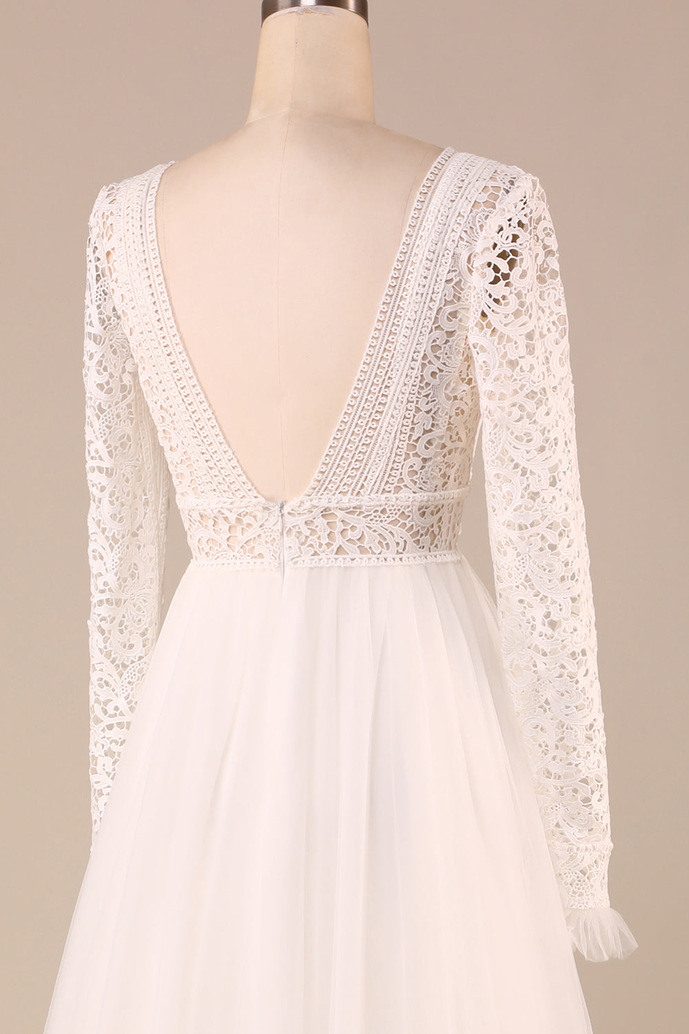 Robe de mariée évasée en tulle ivoire à manches longues avec dentelle
